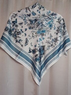 Floral and Butterfly Print Satin Square Scarf Blue White Cottagecore Boho 27×27